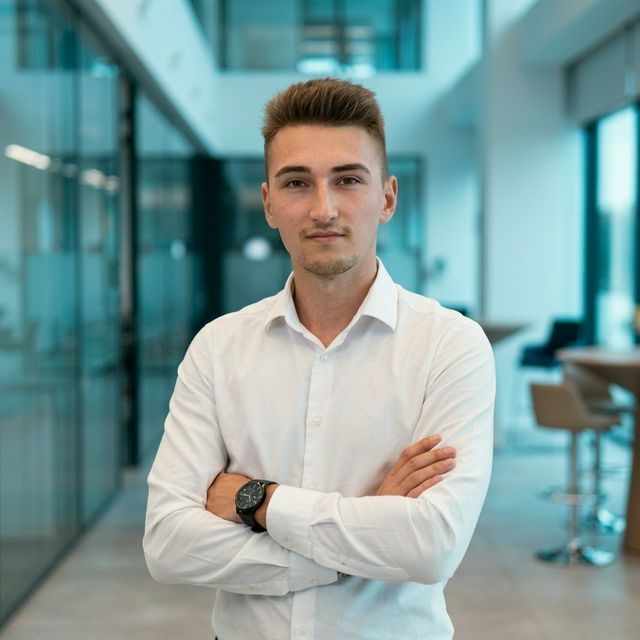 Miguel García Rico | Operations & HR